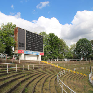 Die Anzeigetafel im Heinz-Steyer-Stadion Dresden