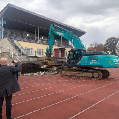 Grundsteinlegung zum Baubeginn am Heinz-Steyer-Stadion