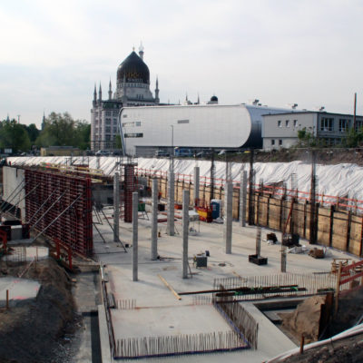 06.05.2022: Bodenplatte und erste Wände der neuen Südtribüne