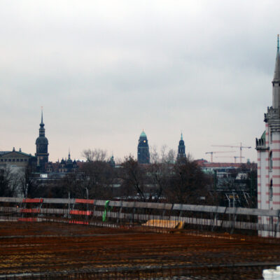 06.12.2022: Blick vom Dach der Südtribüne in Richtung historische Dresdner Altstadt