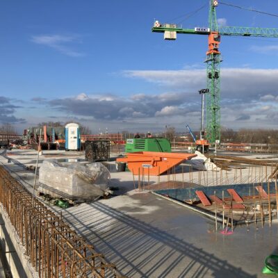 08.12.2022: Die letzten Rohbau-Arbeiten am Dach der neuen Südtribüne