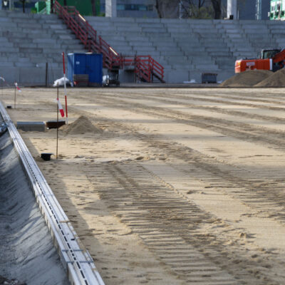 13.04.2023: Das Spielfeld des neuen Heinz-Steyer-Stadions