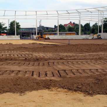 Neue Stadion-Rasenfläche wird vorbereitet