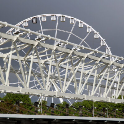 25.04.2024: Stadion mit Riesenrad vom Rummel