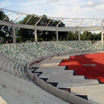 Aktuelle Eindrücke vom Stadionbau – die Bestuhlung des Stadions läuft